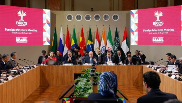 Brasil abre evento do Brics pedindo fim de guerras e de tensões