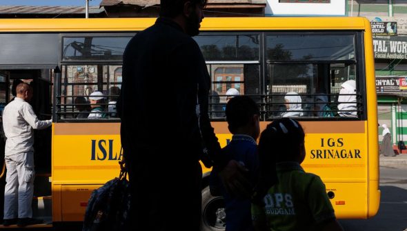 Ataque suicida contra ônibus escolar deixa cinco mortos no Paquistão