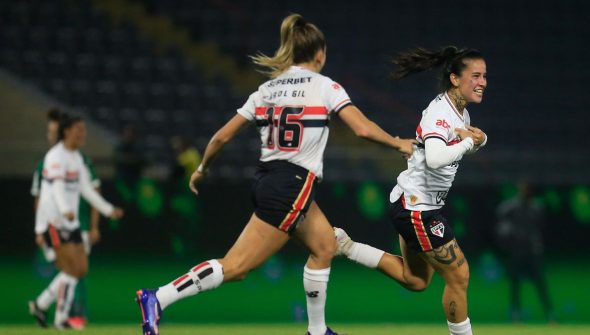 São Paulo vence Palmeiras e sobe para 4º lugar no Brasileirão Feminino