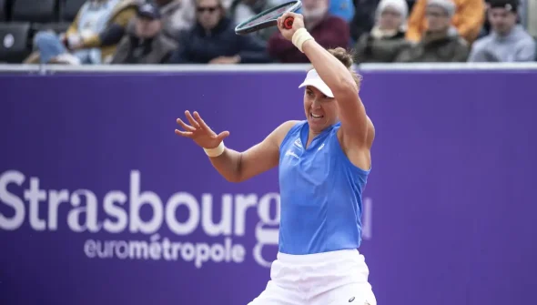 Bia Haddad despacha número 9 do mundo e vai à semifinal em Estrasburgo