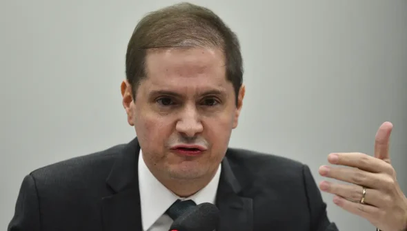 Ex-AGU confirma ao Supremo consulta de Bolsonaro para reverter urnas