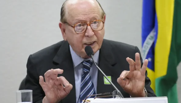 Morre no Rio, aos 97 anos, o escritor e gramático Evanildo Bechara