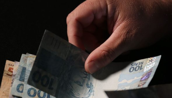Juro do consignado para setor privado sobe para 59,1% ao ano em abril