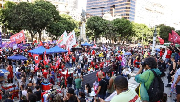 Fim da escala 6×1 une movimentos no ato de 1º de Maio no Rio