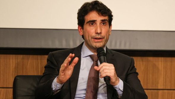 Galípolo diz que IOF não deveria ser usado para arrecadar