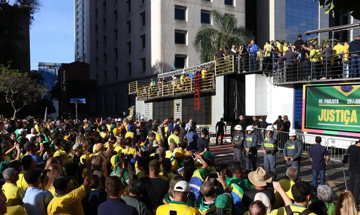 OAB Barro Preto - Ato em SP reúne apoiadores de Bolsonaro contra julgamento no STF