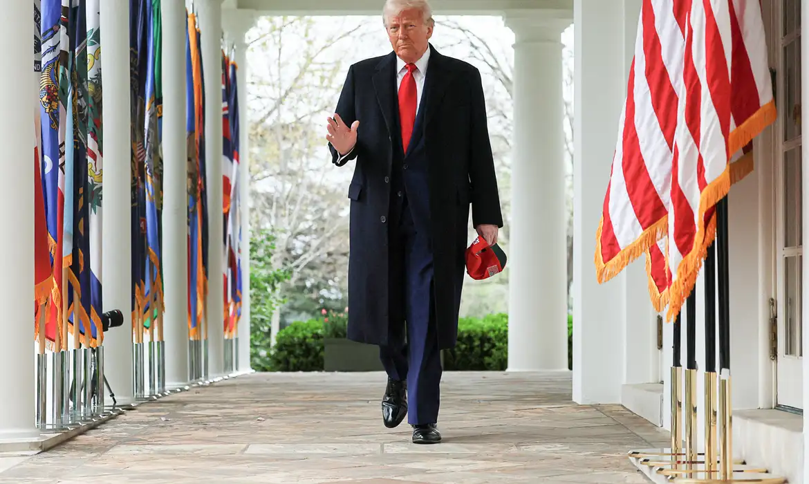 OAB Barro Preto - Trump: Musk enfrentará “consequências sérias” se financiar democratas