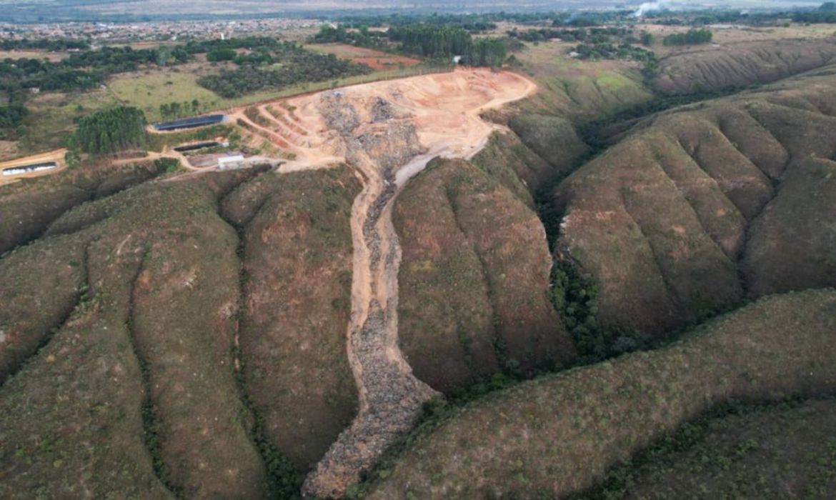 OAB Barro Preto - Goiás dá 2 dias para aterro apresentar plano de recolhimento de lixo