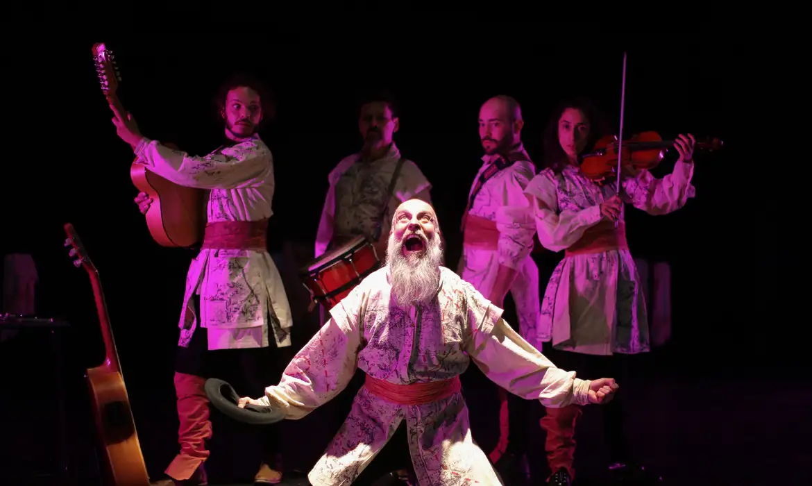 OAB Barro Preto - Companhia teatral chilena conta histórias latinoamericanas em trilogia