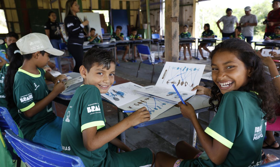 OAB Barro Preto - “Z de zangão”: projeto aproveita vivências para alfabetizar no mangue