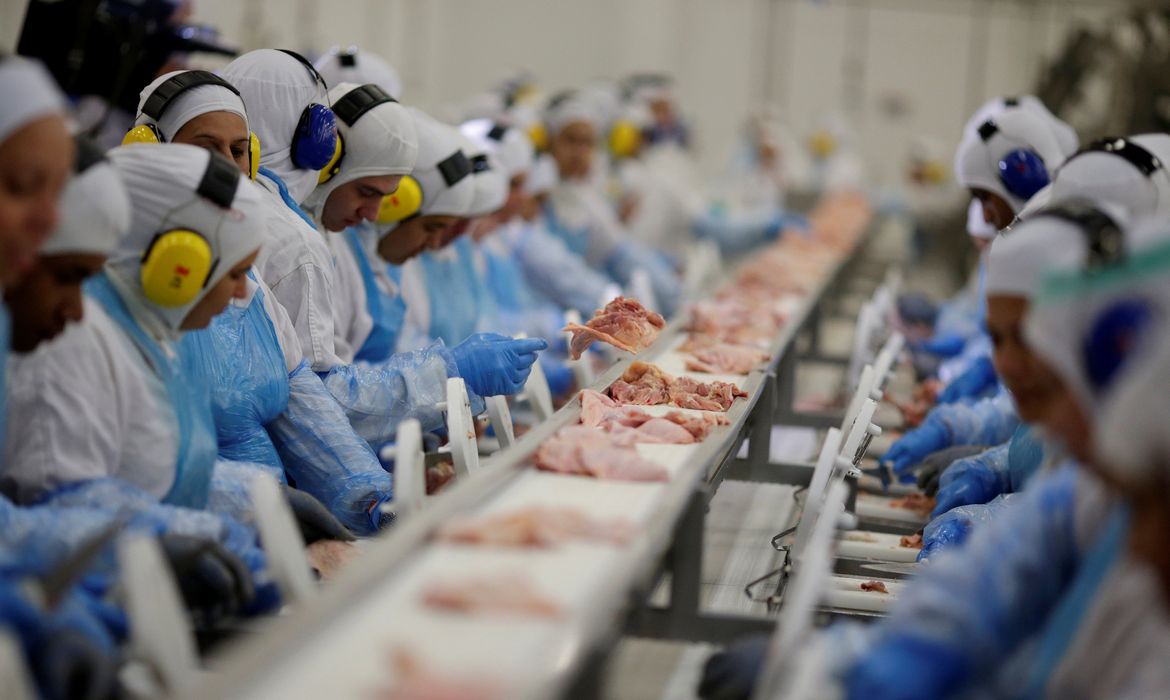 OAB Barro Preto - Indústria criou mais de 910 mil empregos em quatro anos, aponta IBGE
