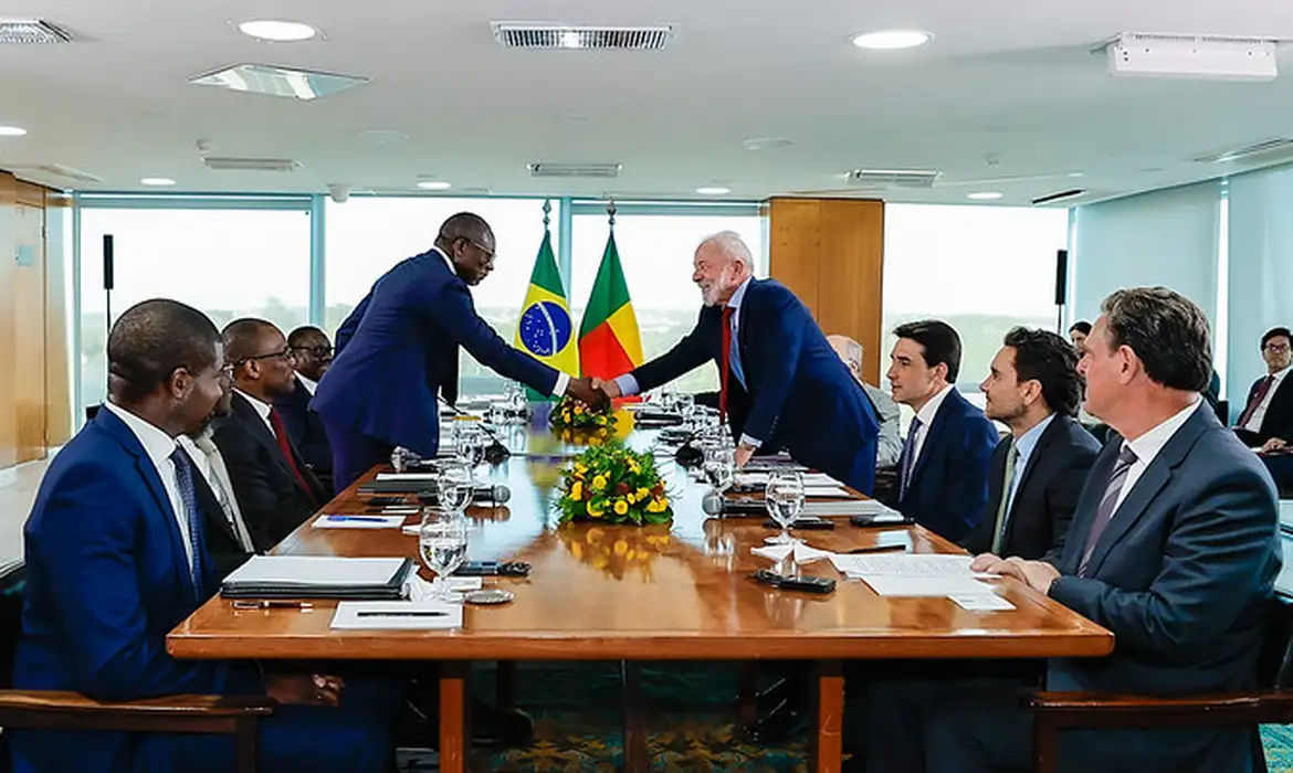 OAB Barro Preto - Lula e presidente do Benin discutem agricultura e conexão aérea