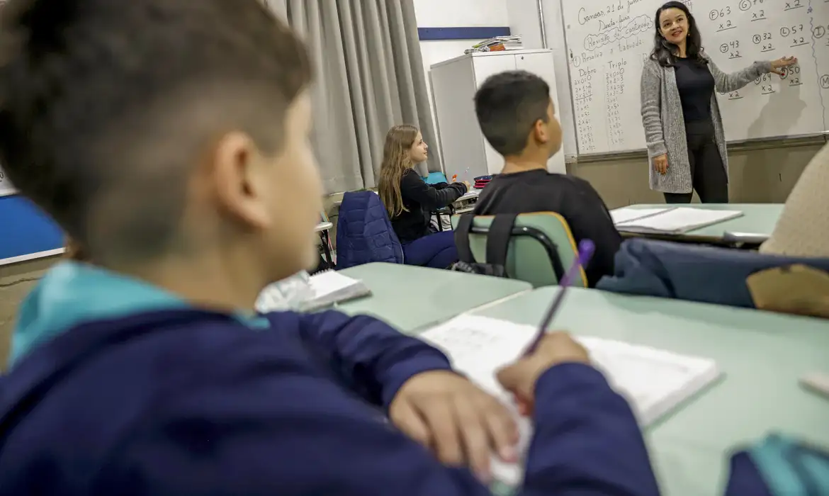 OAB Barro Preto - Olimpíada de matemática das escolas públicas aplica prova nesta terça