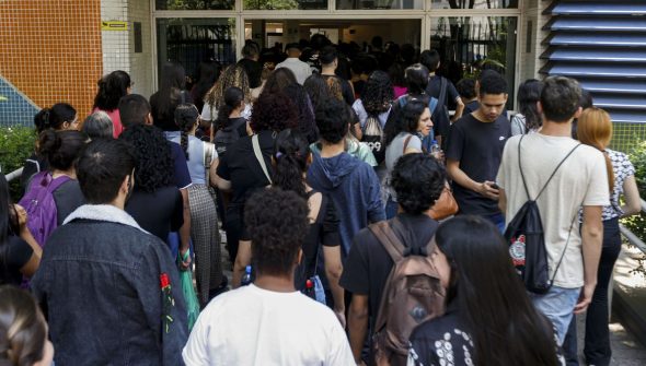 Lula sanciona lei que amplia para 30% cotas para negros em concursos