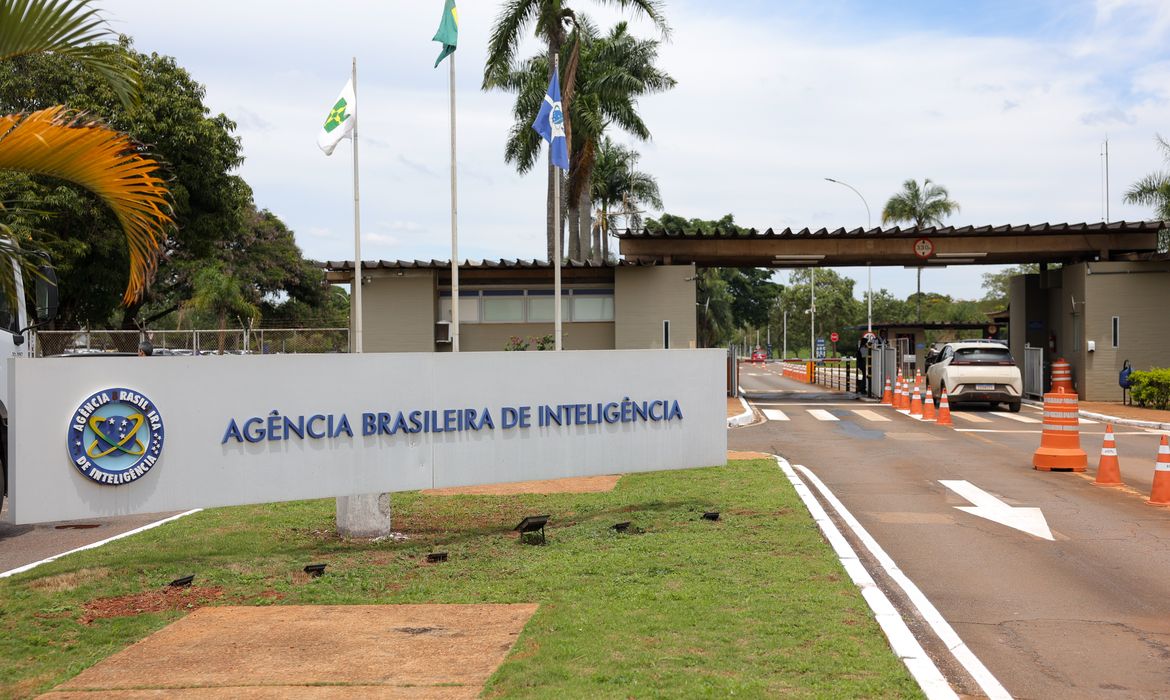 OAB Barro Preto - PF indicia Jair Bolsonaro e Ramagem no inquérito da “Abin Paralela”