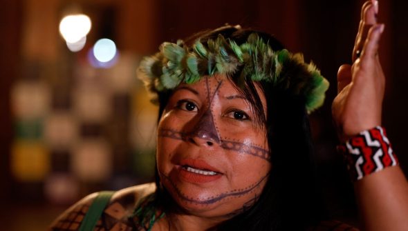 Mercado de carbono ameaça vida indígena, diz Alessandra Munduruku