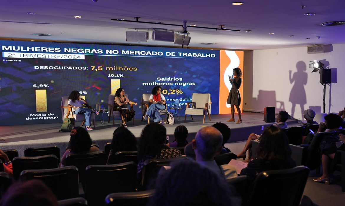 OAB Barro Preto - Festival Latinidades debate trabalho digno de mulheres jovens negras