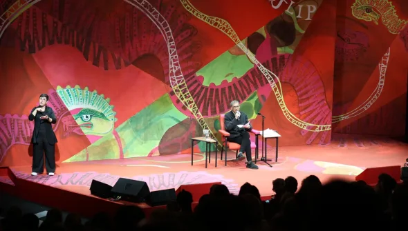 Arnaldo Antunes canta e recita Leminski na abertura da Flip, em Paraty