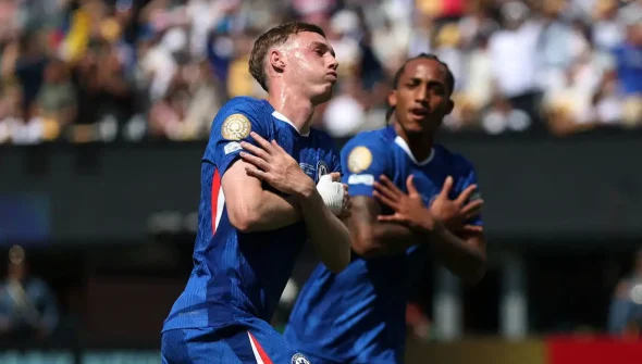 Sob a batuta de Palmer, Chelsea derrota PSG para conquistar o mundo