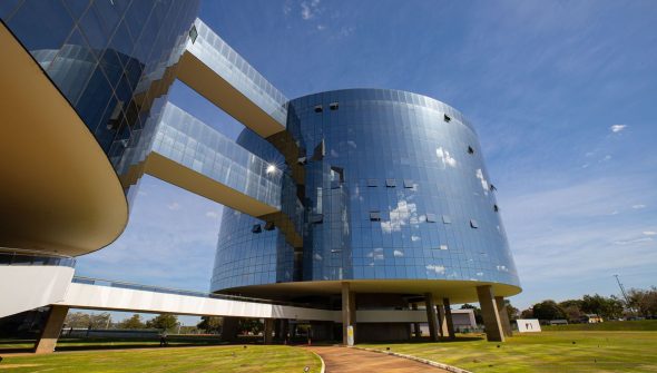 PGR diz que recebeu com “assombro” sanções contra Alexandre de Moraes