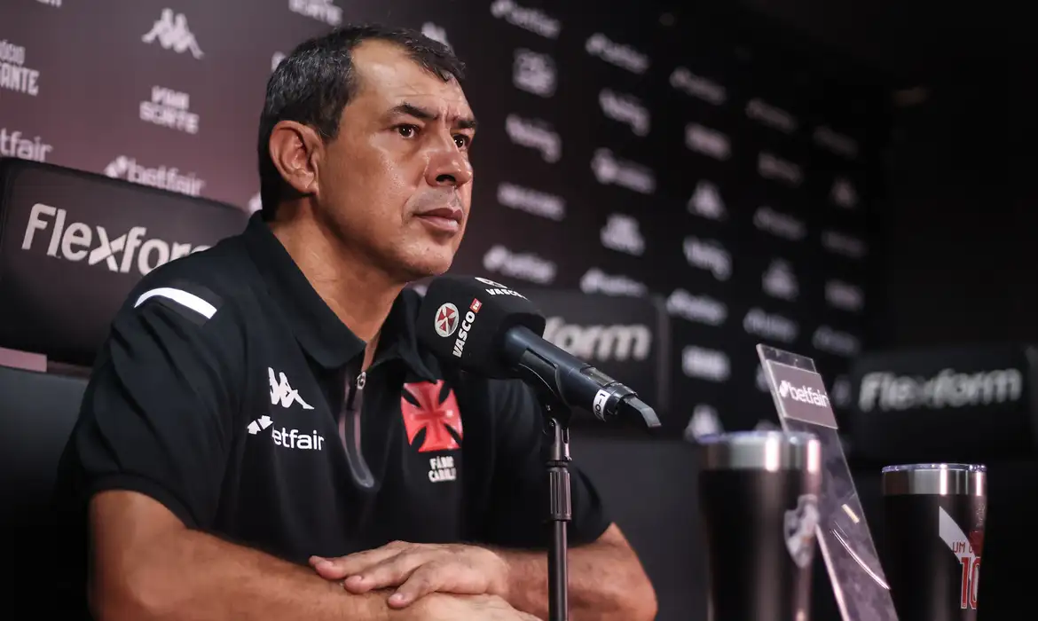 OAB Barro Preto - Vitória anuncia contratação do técnico Fabio Carille