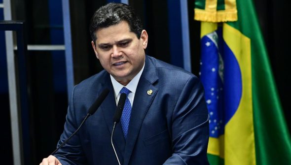 Congresso não admite ingerência em Poderes do Brasil, diz Alcolumbre