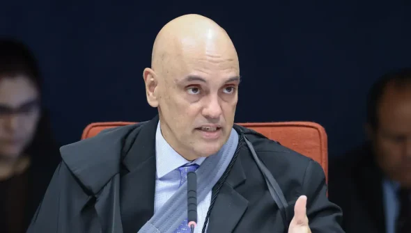 Moraes decide não prender Bolsonaro por descumprimento de cautelar