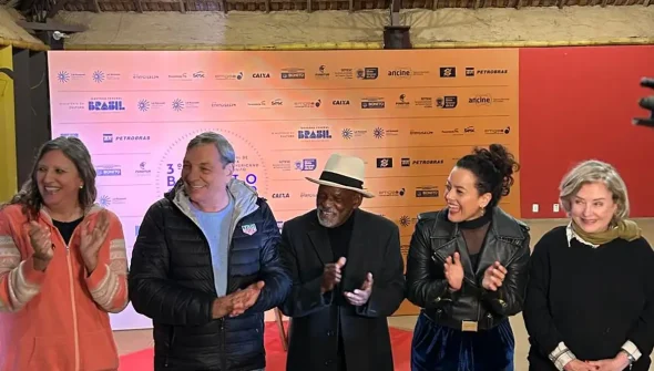 Bonito (MS) inaugura calçada da fama em homenagem ao cinema