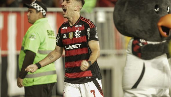 Flamengo vence o Galo e é o novo líder do Campeonato Brasileiro