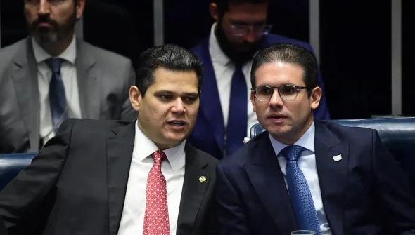 Tarifaço: Congresso pede diálogo nos campos comercial e diplomático