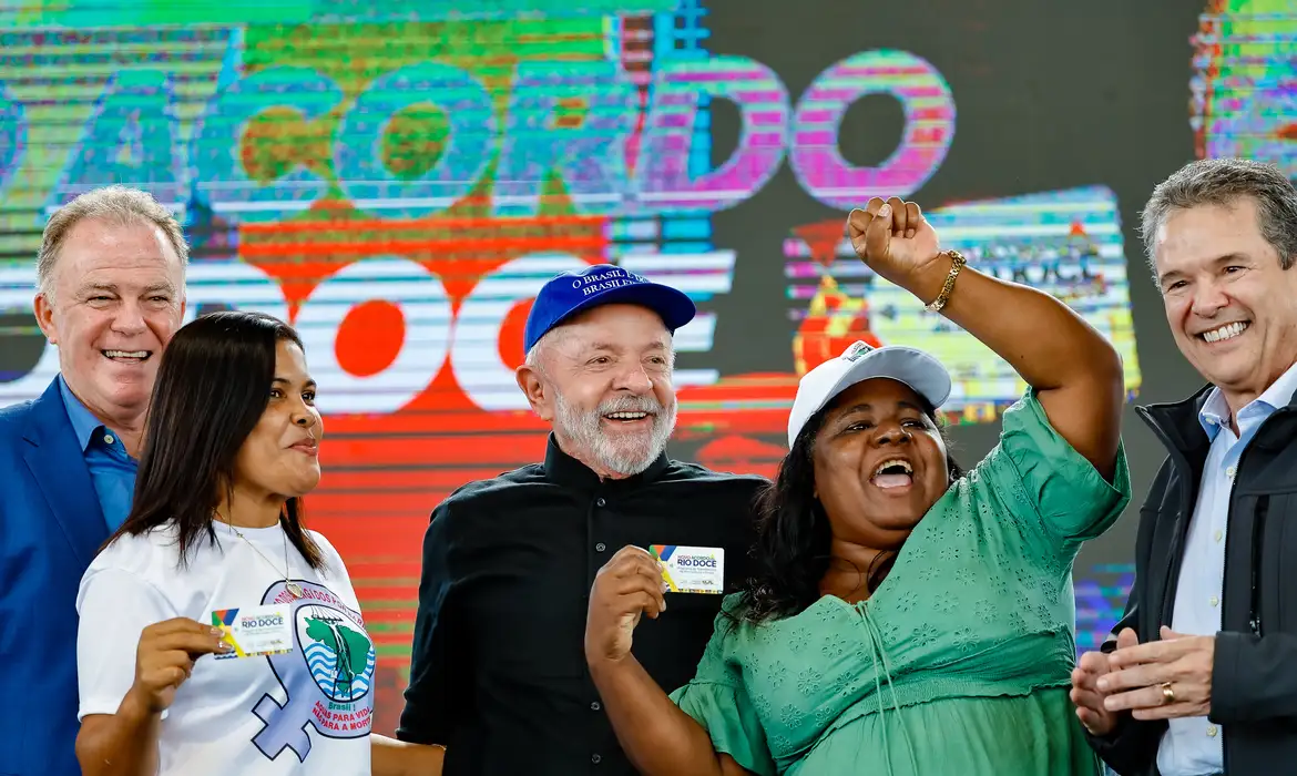 OAB Barro Preto - Lula anuncia R$ 3,7 bi para atingidos por lama da barragem em Mariana