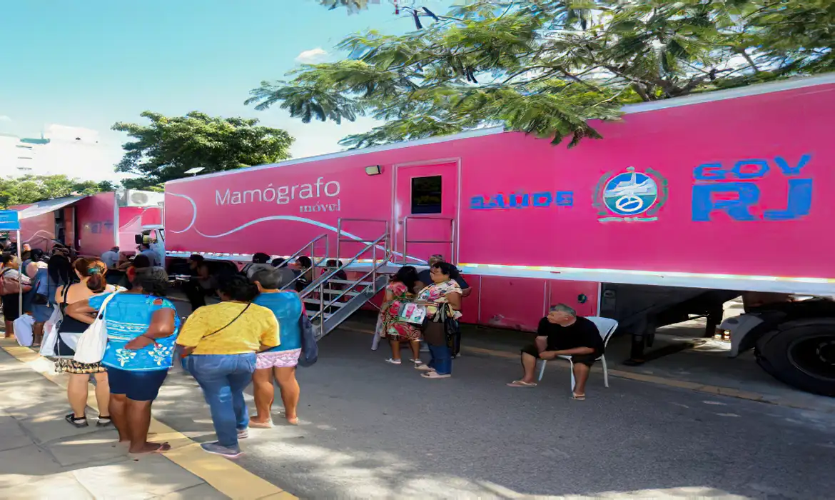 OAB Barro Preto - Quadra da Beija-Flor recebe mamógrafo móvel para exames gratuitos