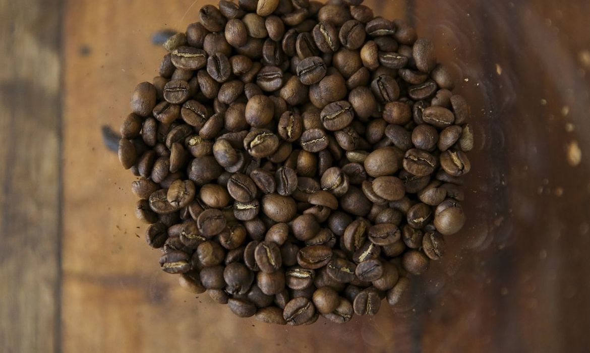 OAB Barro Preto - Tarifaço pode impactar vendas de suco de laranja, café, carne e frutas