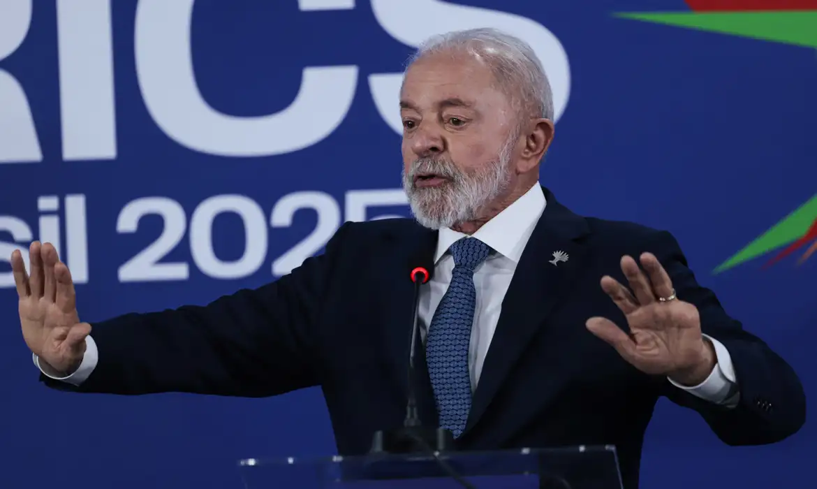 OAB Barro Preto - Lula diz que Brics seguirá discutindo alternativas ao dólar