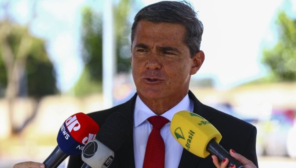 General diz que visitou acampamento golpista como cidadão