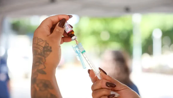 Saúde abre consulta sobre inclusão da vacina meningo B no SUS