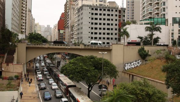 Trânsito e serviços de São Paulo mudam neste feriado de 9 de julho