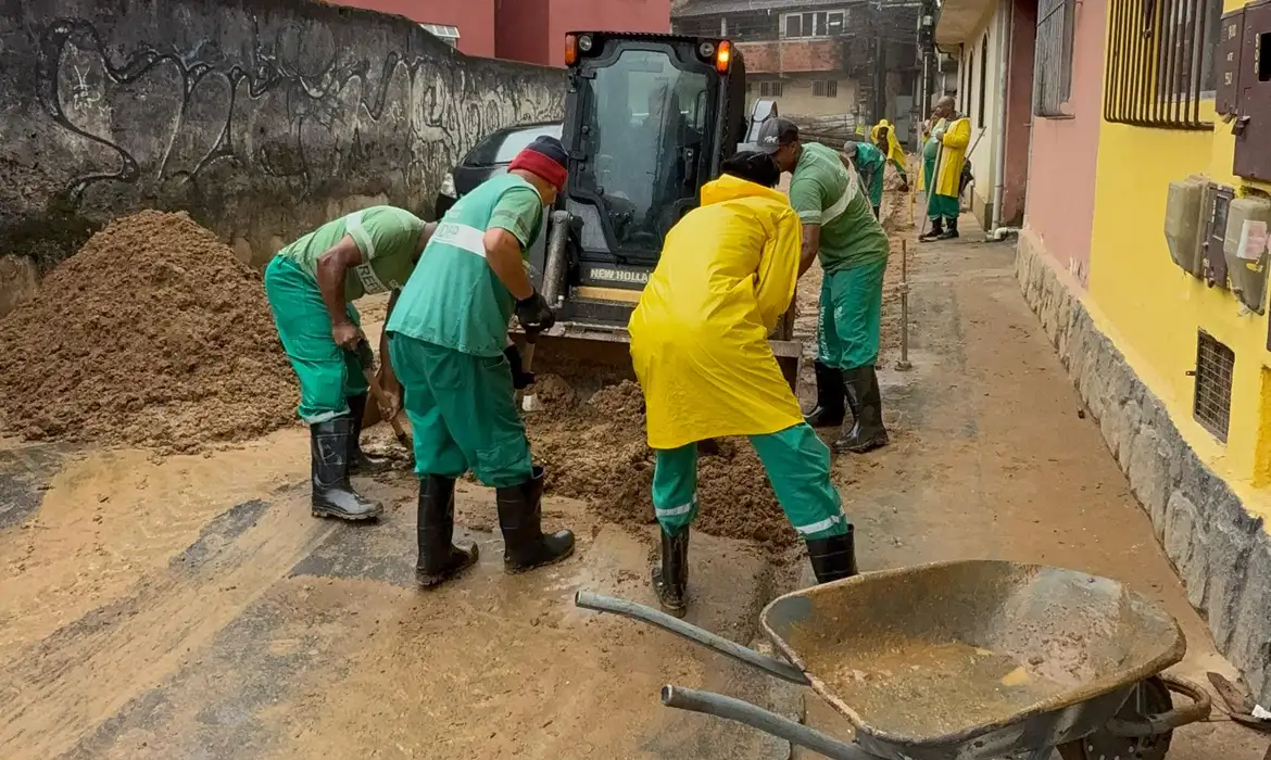OAB Barro Preto - Governo anuncia recursos para construção de moradias em Petrópolis