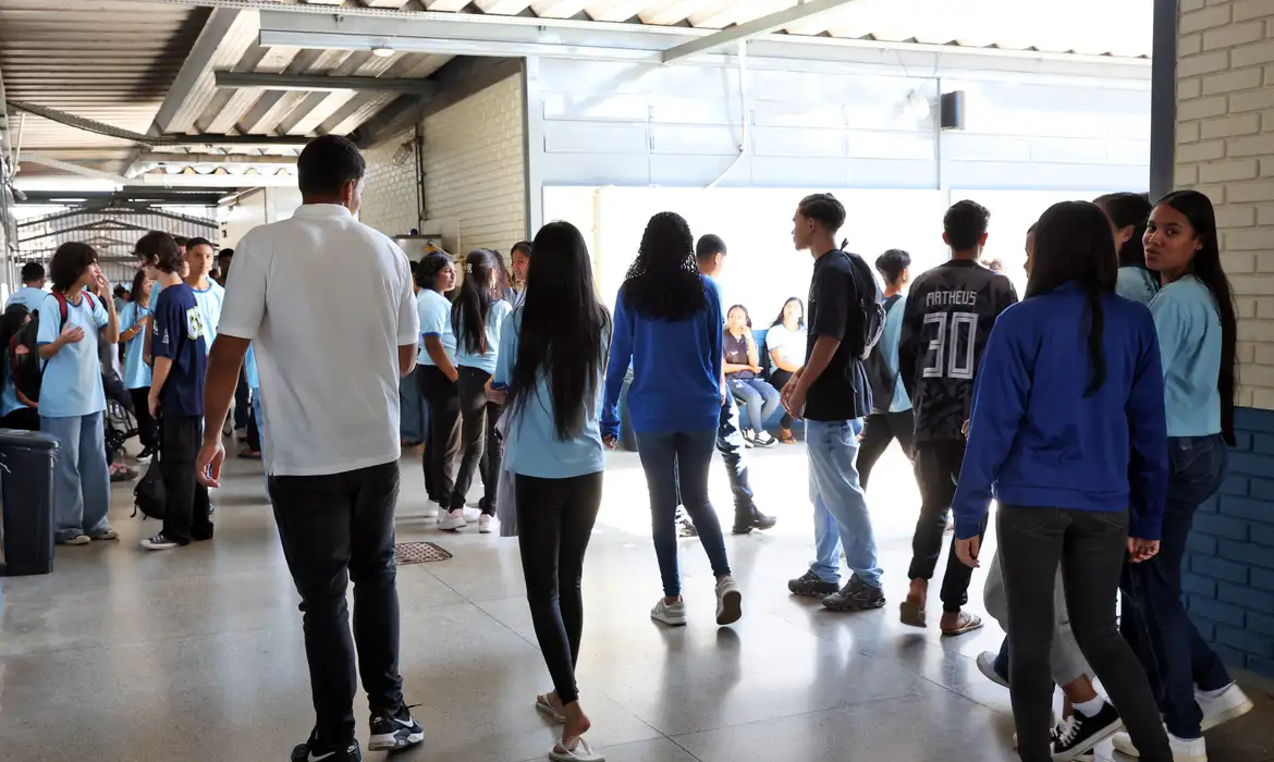 OAB Barro Preto - Pé-de-Meia: nascidos em setembro e outubro recebem 6ª parcela