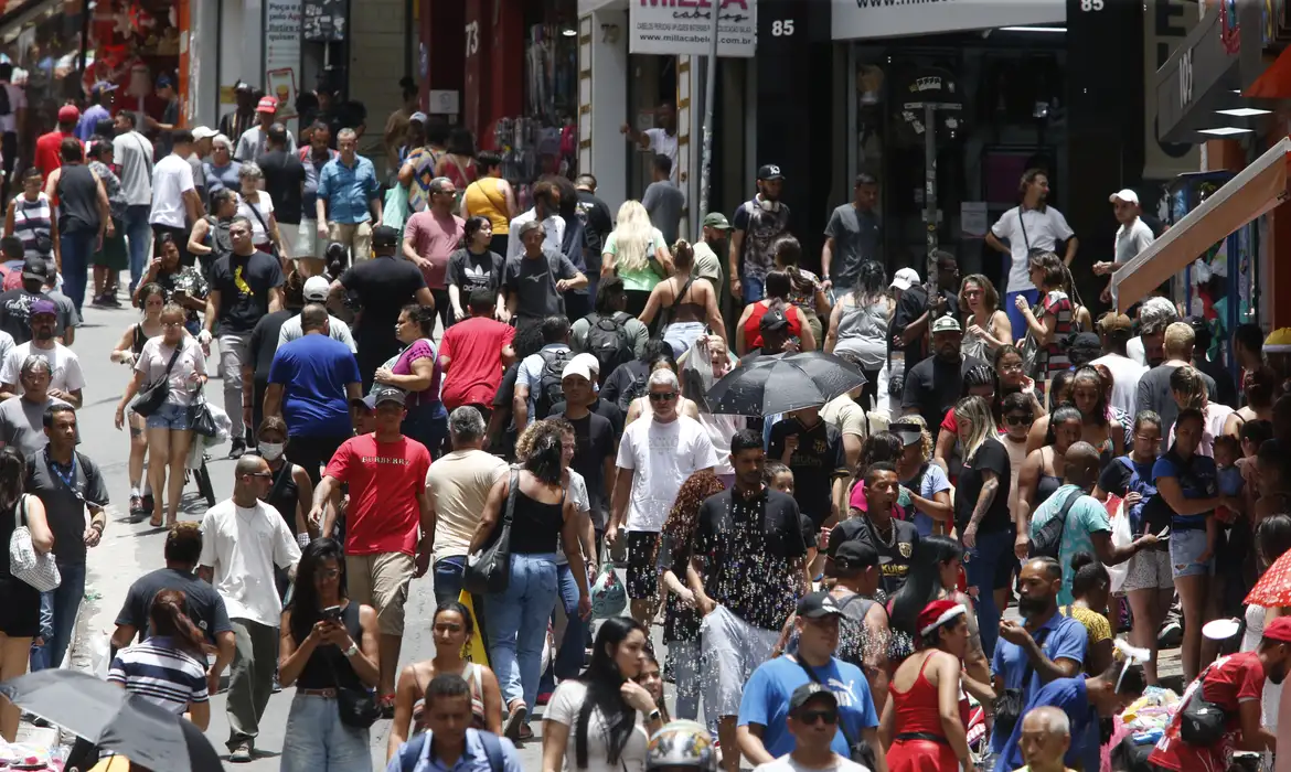 OAB Barro Preto - População brasileira chega a 213,4 milhões em julho de 2025