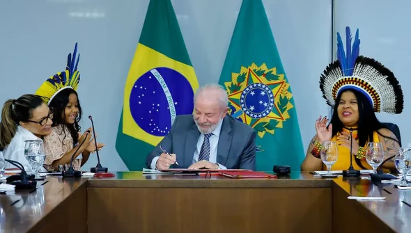 Lula homologa três novas terras indígenas no Ceará
