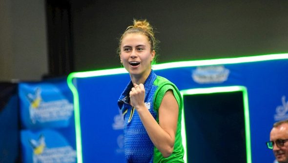 Takahashi bate australiana em estreia no Europe Smash de tênis de mesa