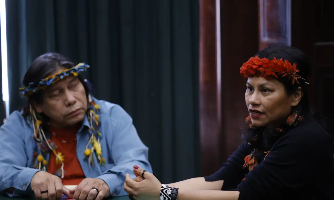 OAB Barro Preto - Ideologia consumista gera crise climática, dizem escritores indígenas