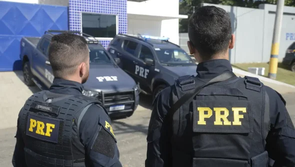 PRF apreende fuzis que estavam sendo levados do Rio para Porto Seguro