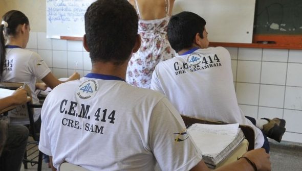 Estudantes do ensino integral têm notas maiores no Enem, diz estudo