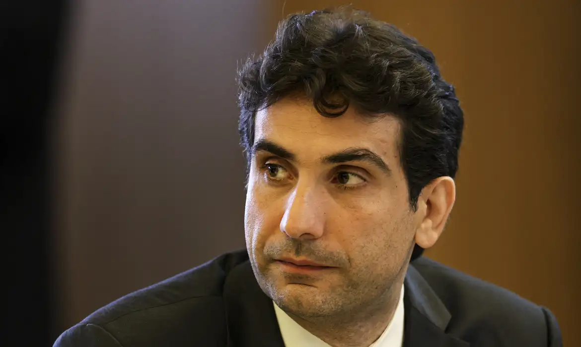 OAB Barro Preto - Pix deve permanecer sob gestão pública, diz Galípolo