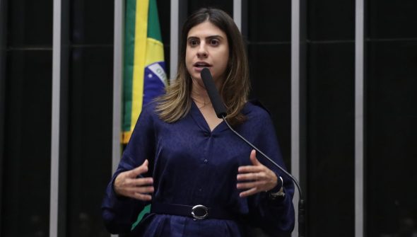 Deputada acusada de agredir Nikolas não entra em lista de denunciados