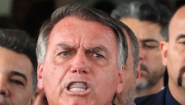 Exames de Bolsonaro indicam resquícios de inflamações pulmonares