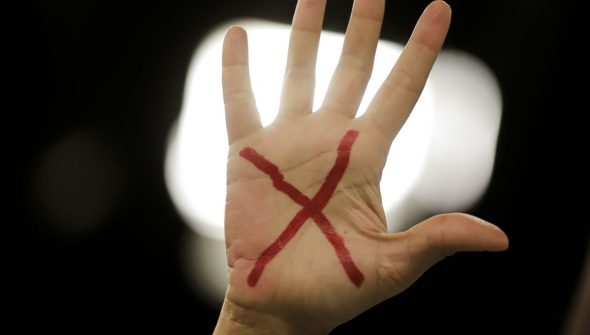 Violência digital contra mulheres atinge níveis alarmantes