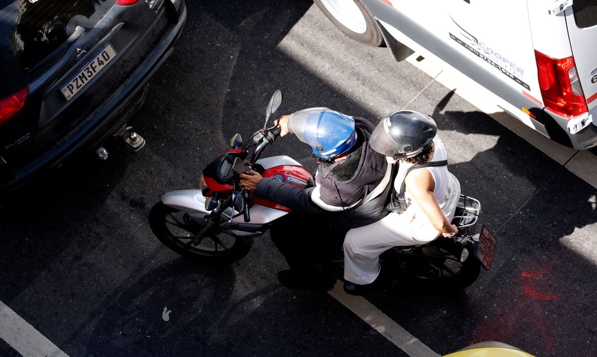 OAB Barro Preto - Transporte público melhor pode reduzir mortes em motos, diz Senatran
